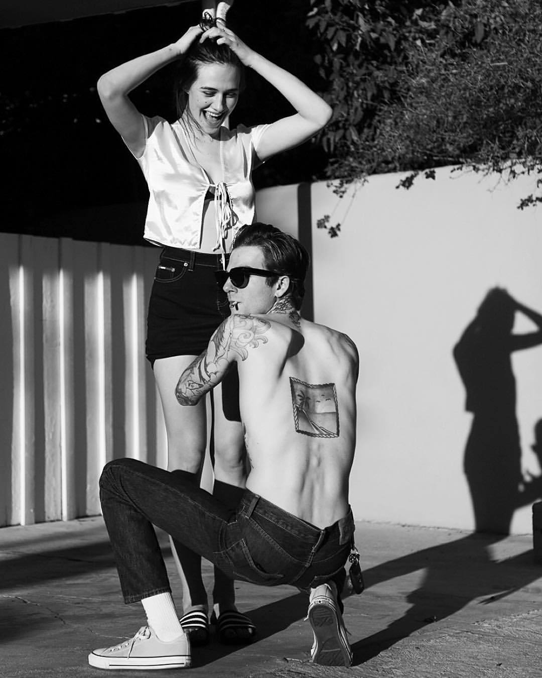 olddirtytshirt:  adjusting (📷: @livincool) 