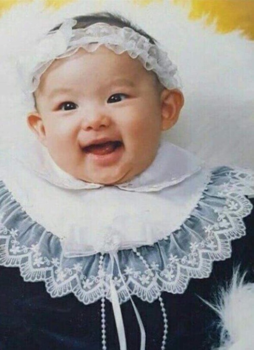 shineeofficial: i was tagged by @marriedtothemusic to do the bias baby pic tag our first concept is 