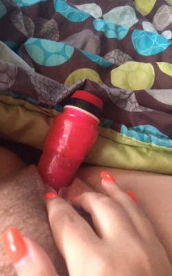 stretchmyteenpussy:  Playing with my toy😏