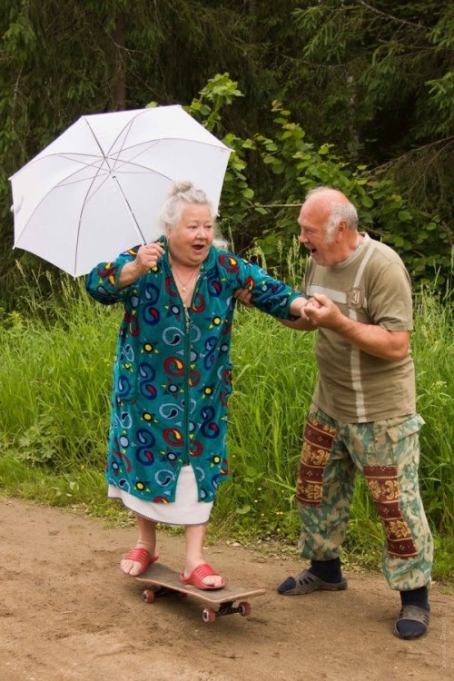 fierceawakening:aroguexenolith:cricketcat9:More old people enjoying themselves!!!  Oh the horror. Ev