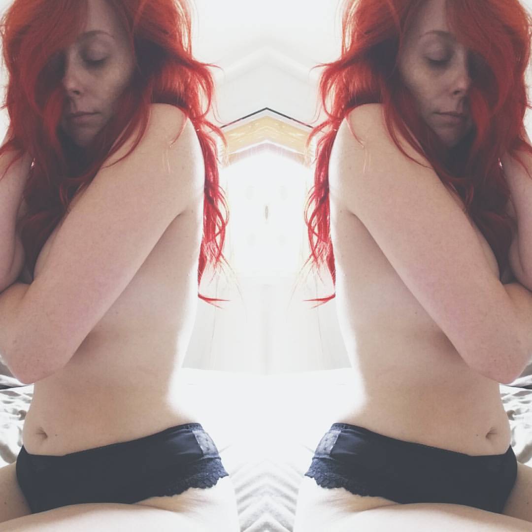 dearluna1:  🌙 Tomorrow.   #goodvibes #photographer #selfportraiture #redhead #boudoir