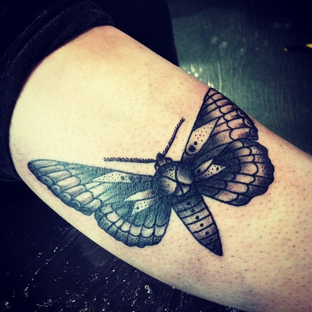 rwatattoo:
“Had the privilege & pleasure of tattooing @helenbrowntattoo13 today! She’s a lovely lady & an awesome tattooist. #rwa #tattoo #tattooroyale #cheltenham #cheltenhamtattooconvention #offkey #offkeytattoostudio #birmingham #jewelleryquarter...