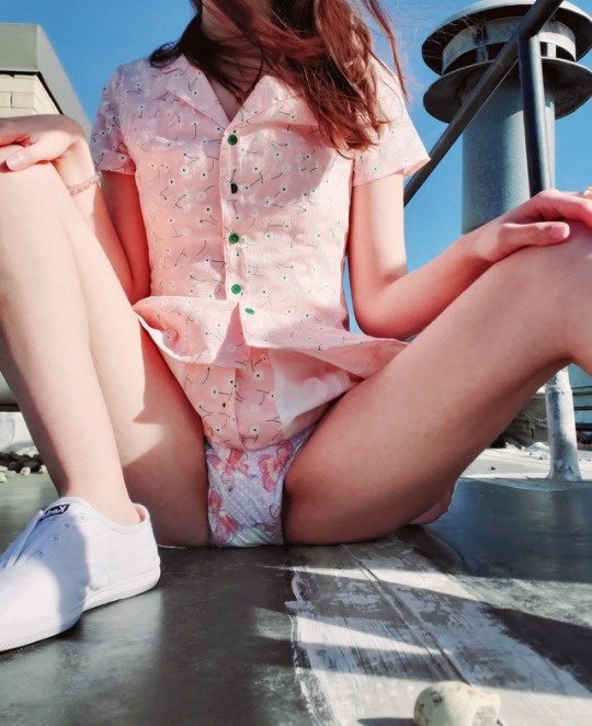 rosieeyed:  rooftop baby 