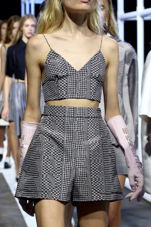 brunze:  naimabarcelona:  Alexander Wang   f a s h i o n • b l o g 
