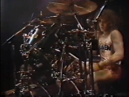 tierras-salinas:   Helloween Live Mineapolis 1987(x) 