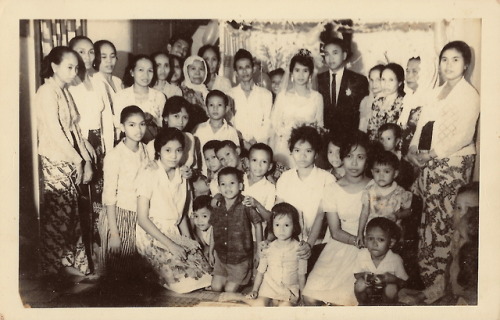 A submission from http://nuggetsarahtrudeau.tumblr.com:My Grandparents’ Wedding Party. Banjarmasin, 