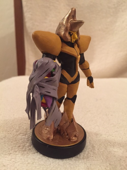 Yellow Diamond from Steven Universe Base Model was a Samus Amiibo, Green Stuff, and Citadel paint I 