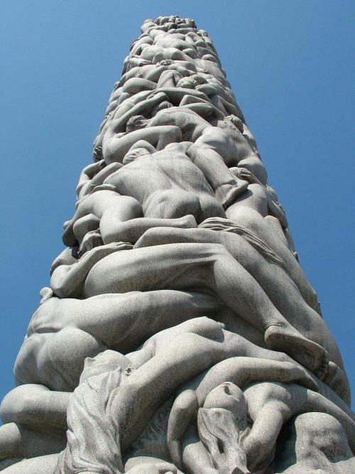 houndeye:  Gustav Vigeland Monolith, sculpture park, Oslo Norway 