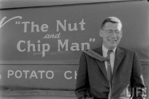 The Nut and Chip Man(Alfred Eisenstaedt. 1956?)