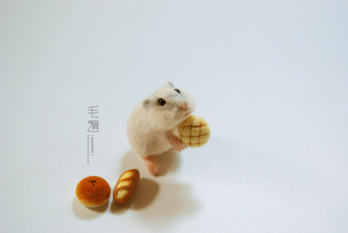  ▋ Djungarian Hamster ( custom-made )  Sculpture approximately  6 x 8.5 x 4.5 cm 