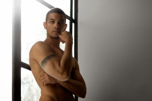 handsomemales:  rafael medina by john metropoulos
