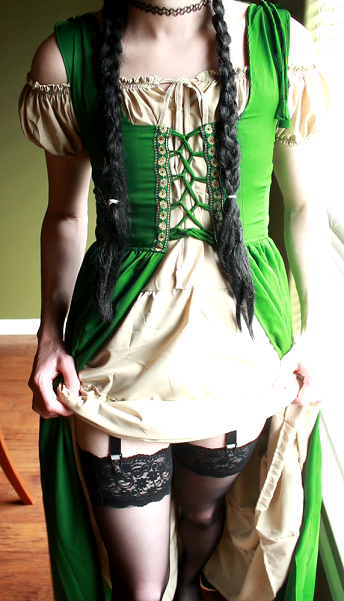 My halloween costume came in! Best part is I can wear it to the renaissance festival too (Texas renf