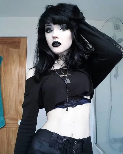 #goth#goth gal#sexy goth#goth chick#gothic#gothic gal