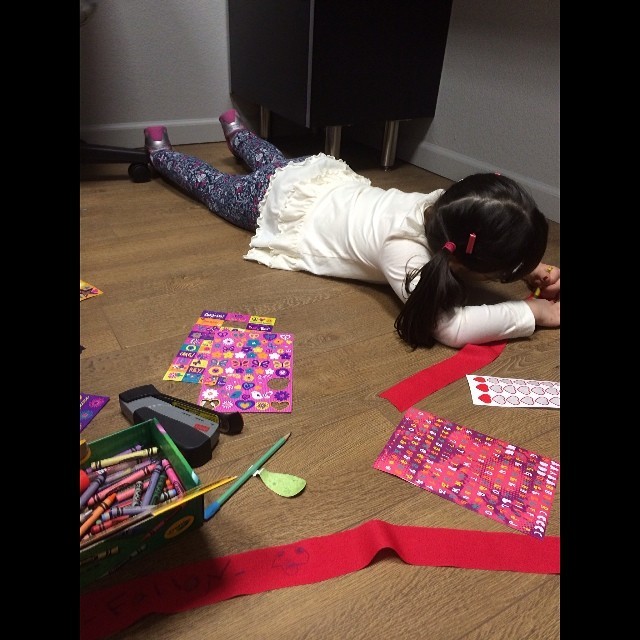 Rough day at work today. 👧👩
