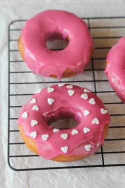 ransnacked:  raspberry glazed doughnuts |