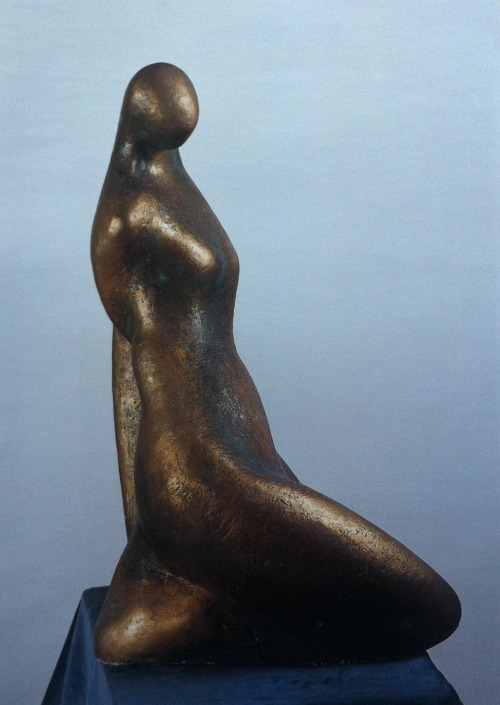 Predanje, patinirani gips, 67x47cm, 1976.(Devotion,patinated plaster, 67x47cm, 1976.) 