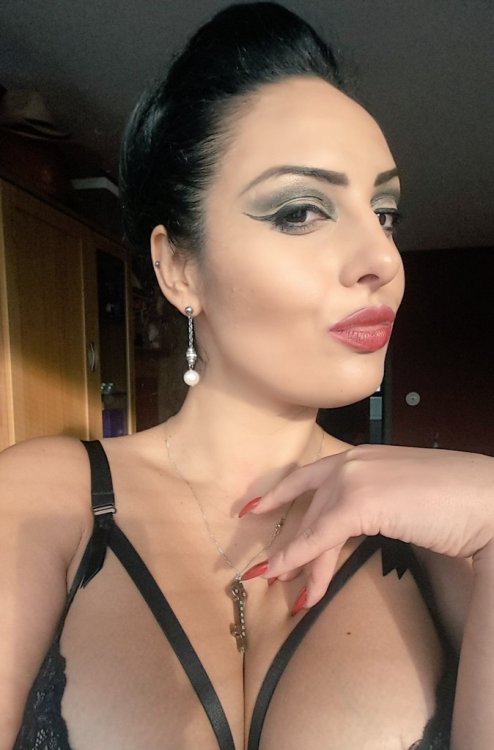 ezadasinnism: Today we celebrate EzadaSinnism Happy Birthday to the one and true Goddess Ezada Sinn 