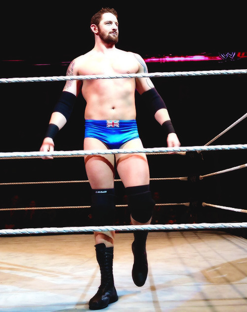 englandfinest-deactivated201402:  x   Bulging blue is definitely Wade’s color