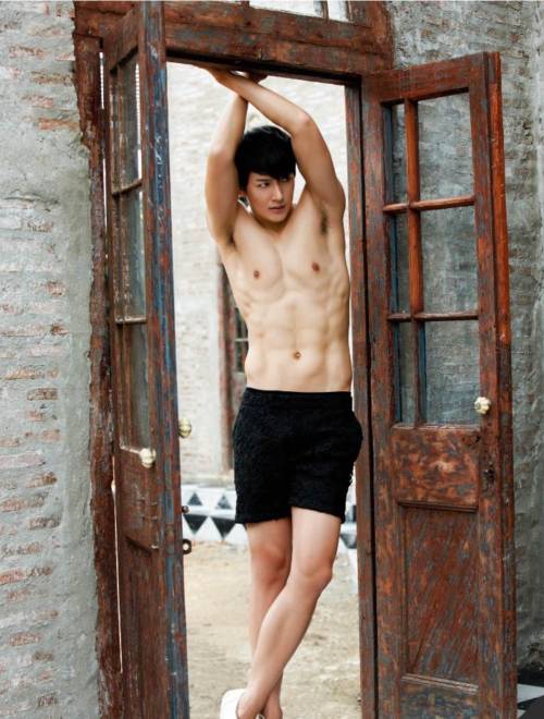 hunkxtwink:  Push Puttichai for Attitude Magazine Thailand   Hunkxtwink - More in my archive   