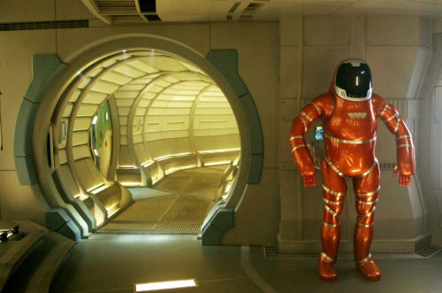 interface-2037:P R O M E T H E U SThe orange exo suits to appear on screen were not meant to be worn. They were built for decorative purposes only. The two suits are now displayed in an apartment and a private office, both owned by Ridley Scott himself.