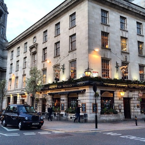 difiorefotografi: London, Covent Garden. #difiorefotografi #london #londra #coventgarden #instaqatar