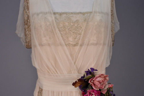 historicaldress:CHIFFON and METALLIC LACE EVENING DRESS, c. 1918.White silk having sheer sleeveles