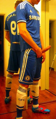 gungeboyuk:Yep I do the same when i’m in my Chelsea kit, makes me wank as well, who else wanks in their football kit?