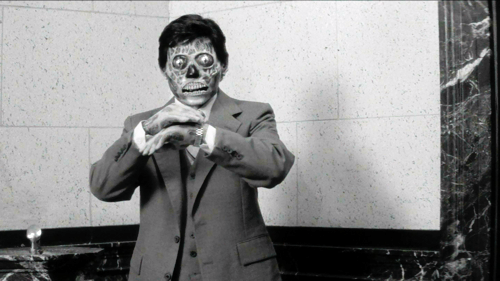 shotsofhorror: John Carpenter’s They Live, 1988, dir. John Carpenter.