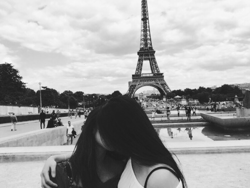 lesbian-gallery:With her in Paris ❤️l-ovelymind.tumblr.comexceptionallygold.tumblr.com