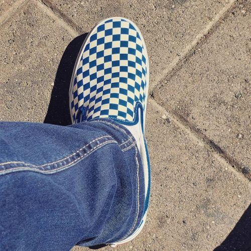 #whatsupguys #blue #check #summer2021 #Vans #vansoldskool #brycewinterstoes (at Metrotown, Burnaby) 