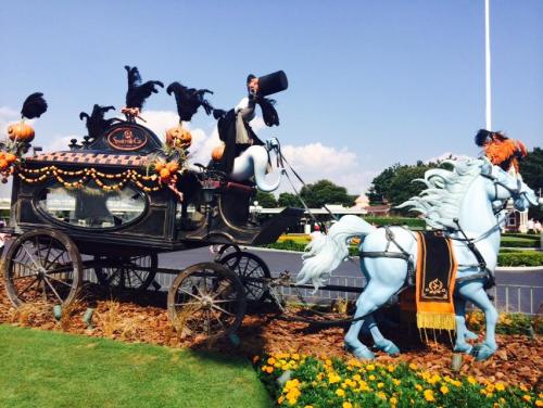 Just one of the many Halloween displays at Tokyo Disneyland for Halloween 2014. This is the “S