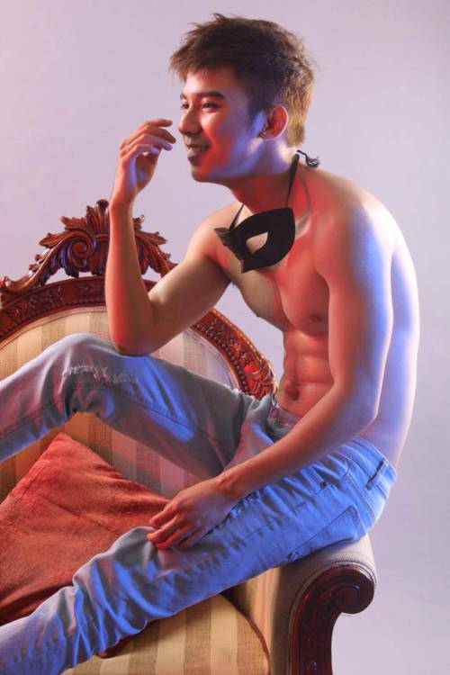 http://gaykoreandude.tumblr.com/post/109162489433