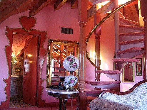 eyesaremosaics:Love nest suite at the Madonna Inn