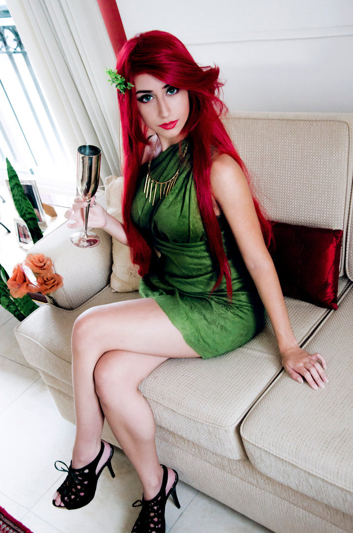 hotcosplaychicks:  Poison Ivy by DyChanCos Check out http://hotcosplaychicks.tumblr.com