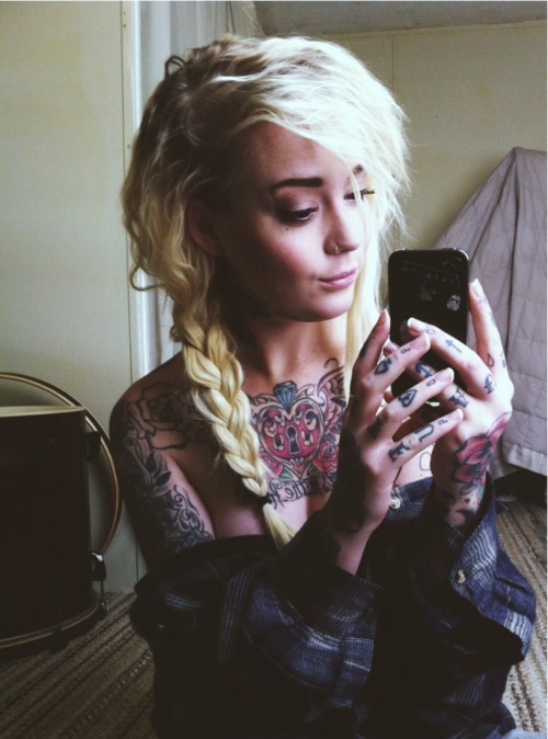 rosebudmo:  Hair. 