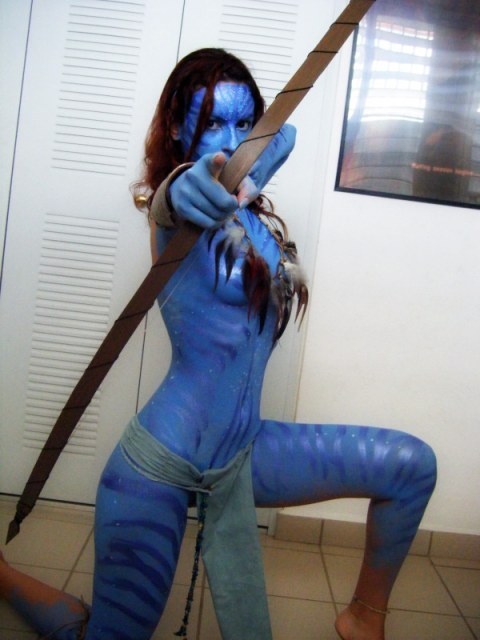 kosplaykitten:  Neytiri in action by AmyFantaseaLook What the Kat Dragged in at Kosplay