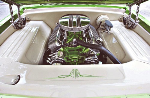 theoldiebutgoodie: 1966 Chevrolet Suburban Lime Crush.