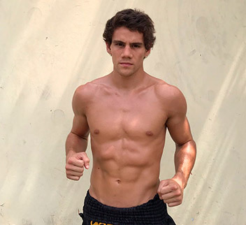 Ian Escuza, campeón mundial de Muay Thai
