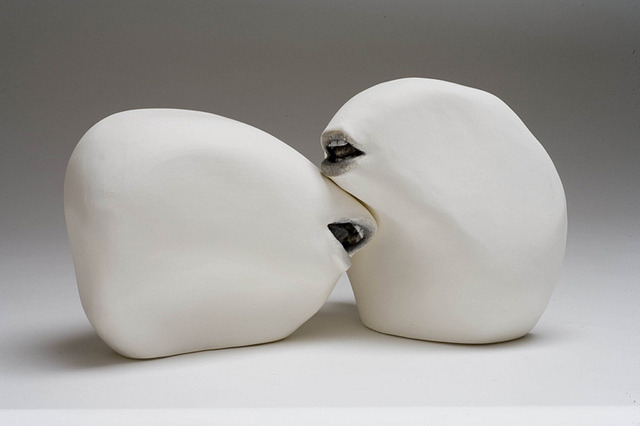 queennavidean: artmesohard:  Chilling ceramic pieces by Israeli Artist Ronit Baranga, designed