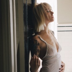 ashermossphoto:  @alyshanett uhhhhhh ok #modelsinthemorning 