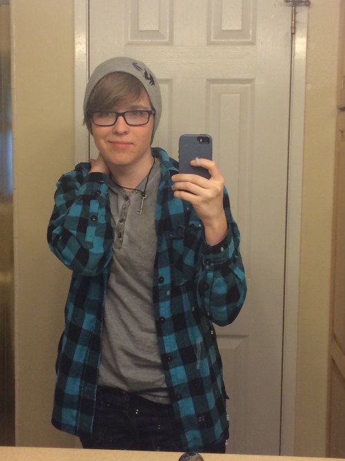 light-scales:I still look like trash I’m just vaguely attractive trash I guess ???