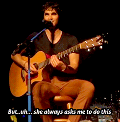 lauren-lopez-is-my-spirit-animal:  eeldercunningham: Darren sings Good Ol’ Moon for Lauren Lop