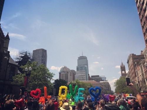 moodybidoof: live-love-woso: 29 Pulse Survivors lead the Boston pride parade