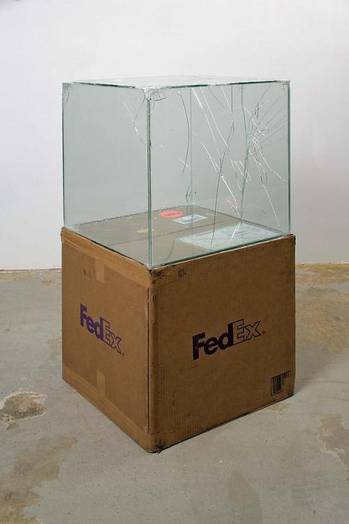 uvre:  Walead Beshty 