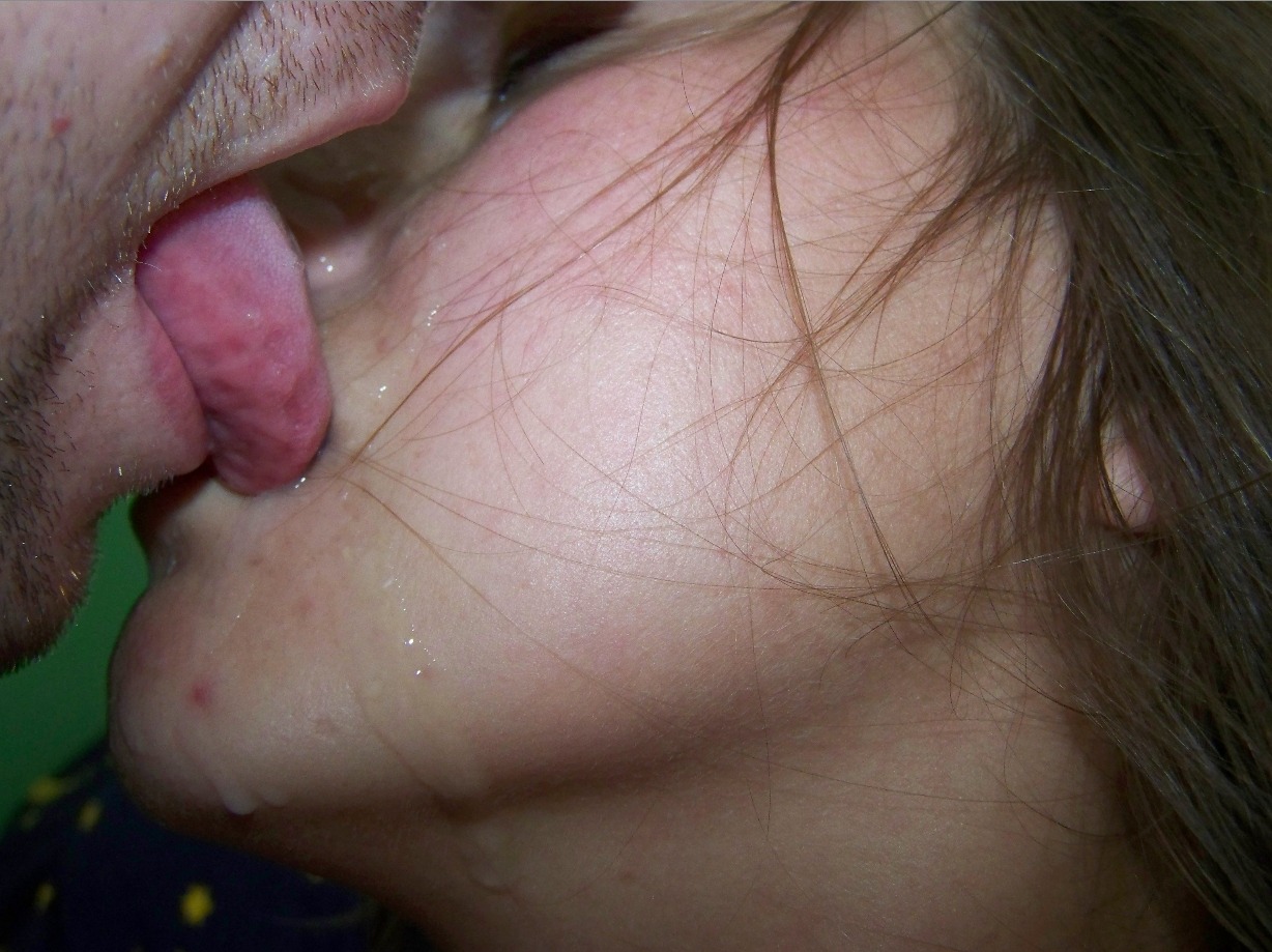 Amateur facial and cum kissing