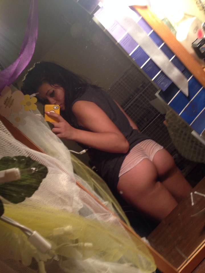 octog:  Buski! 19 Its been a fun day gett beautiful sexy pics from girls today!!