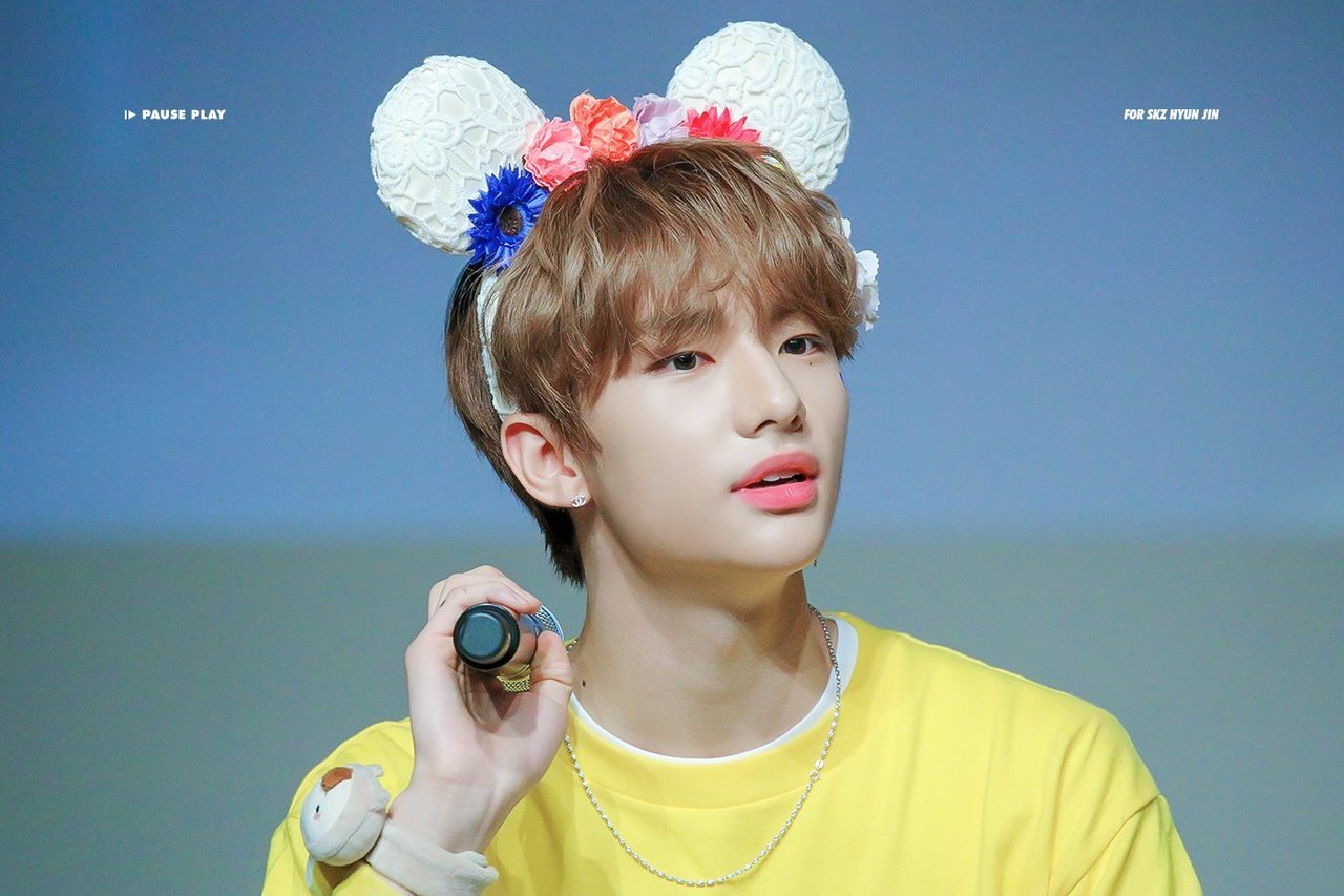 © PAUSE PLAY [1, 2] please do not edit or crop... : Stray Kids Update