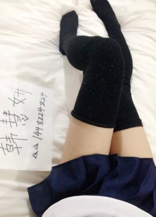 ailuoli: 妍小奴–制服 www.lepan.cc/file-787533.html解压密码：ailuoli.