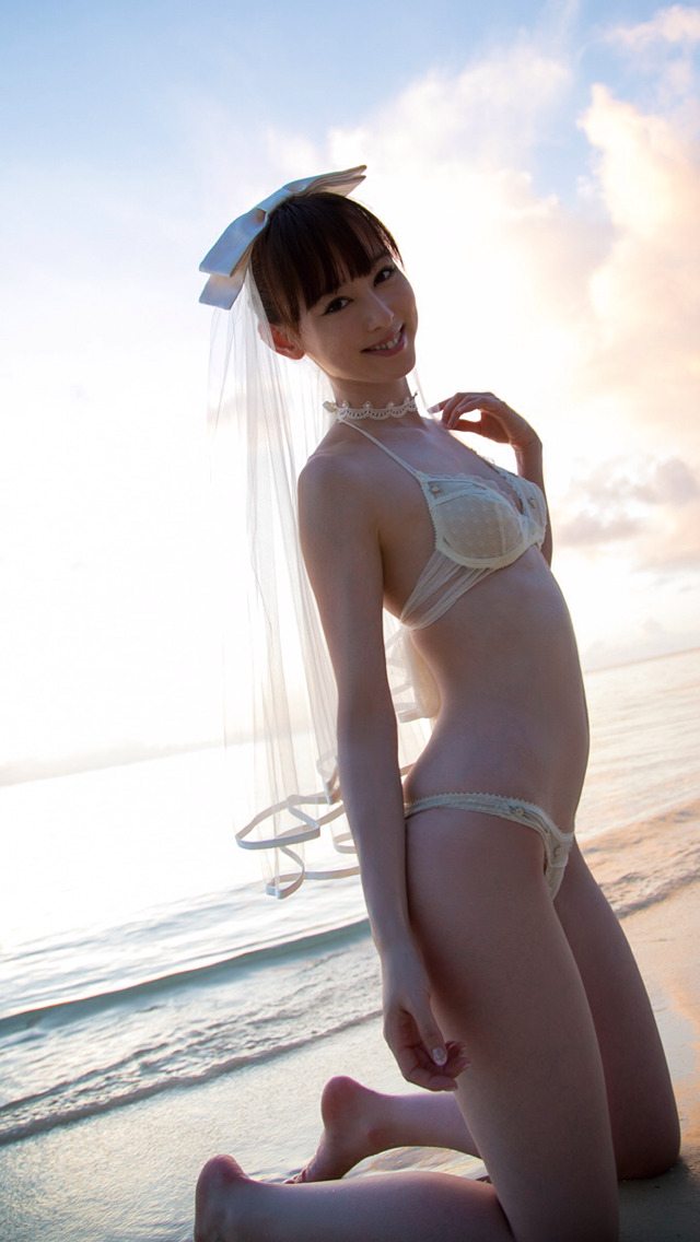 eastcentury:  Rina Akiyama,秋山莉奈