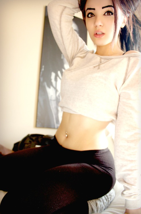 yoshisnortscoke:  why.do.my.hips.have.to.be.so.large.  Beyond sexy
